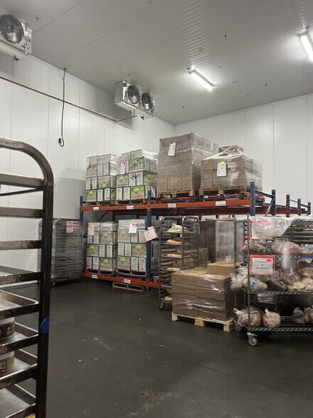 More Photos Of 2735 Cactus Rd, San Diego Warehouse For Lease