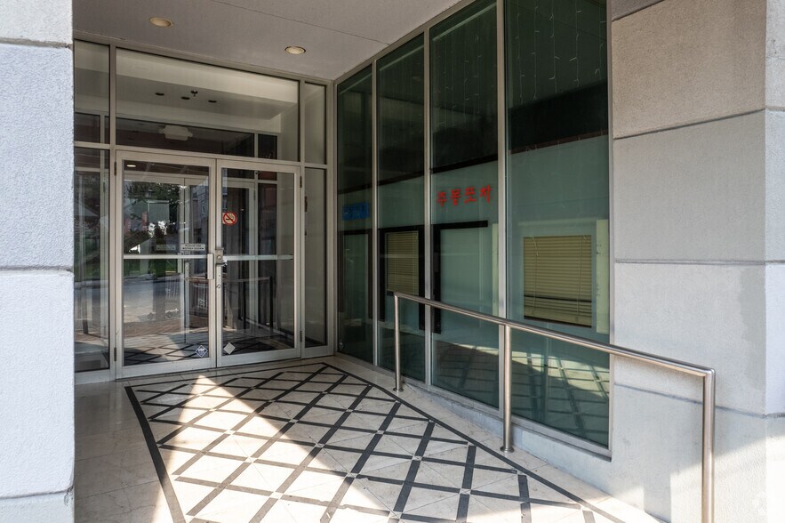 More Photos Of 1550 Lemoine Ave, Fort Lee Medical For Lease