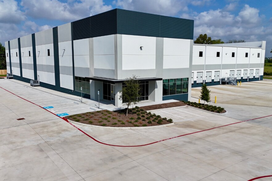 Primary Photo Of 850 Fallbrook Dr, Houston Unknown For Lease