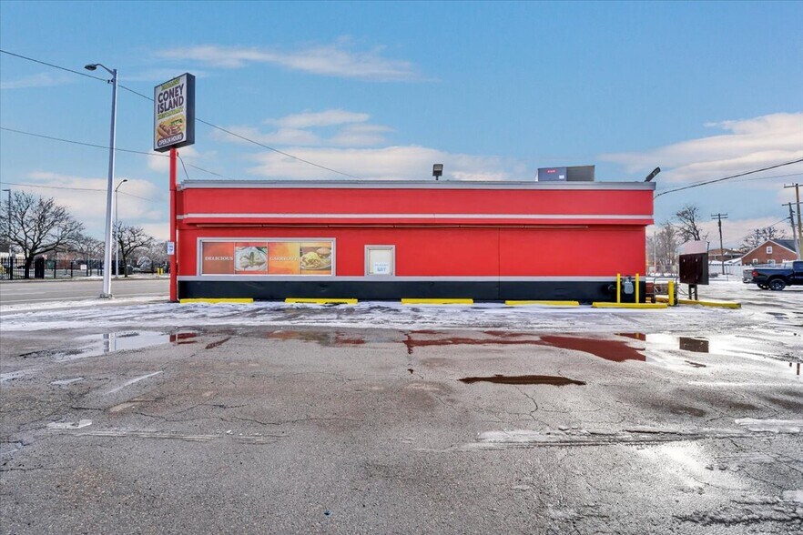 More Photos Of 14987 Gratiot Ave, Detroit Restaurant For Sale