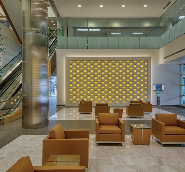 More Photos Of 20 Greenway Plz, Houston Office For Lease