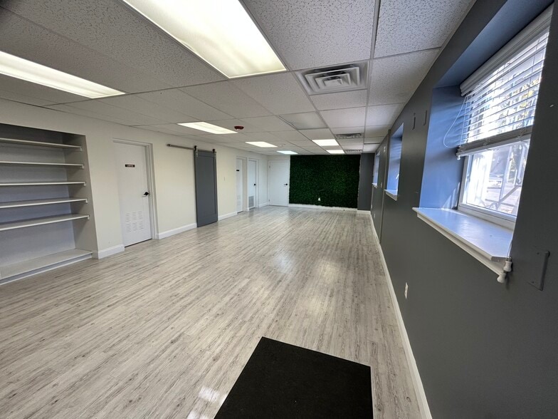 More Photos Of 1101 Ivy Hill Rd, Philadelphia Light Distribution For Lease