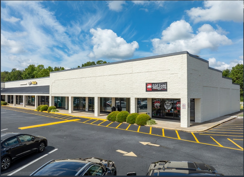 More Photos Of 1810-1842 US Highway 70 SE, Hickory Unknown For Lease