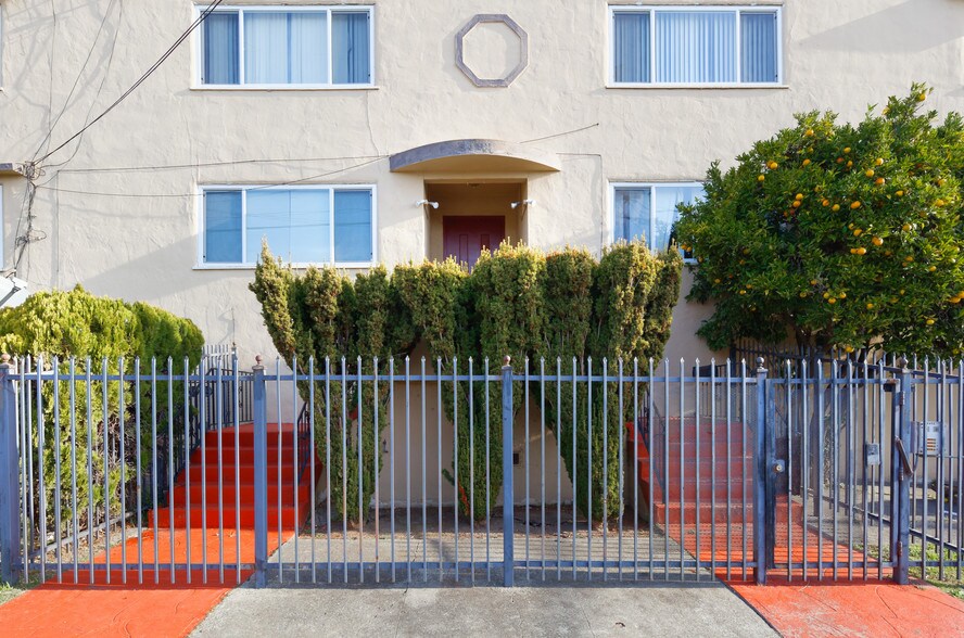 More Photos Of 5492 Ruth Ave, Oakland Apartments For Sale