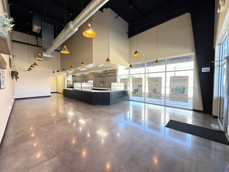 More Photos Of 15082 FM 1957, San Antonio Storefront Retail Office For Lease