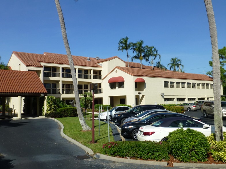 More Photos Of 801 Anchor Rode Dr, Naples Medical For Lease