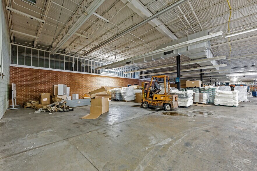 More Photos Of 1000 E Butler Ave, Liberty Manufacturing For Sale