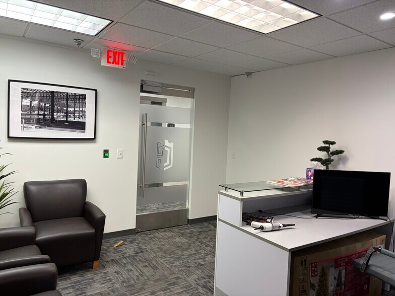 More Photos Of 4500 Brooktree Rd, Wexford Medical For Lease