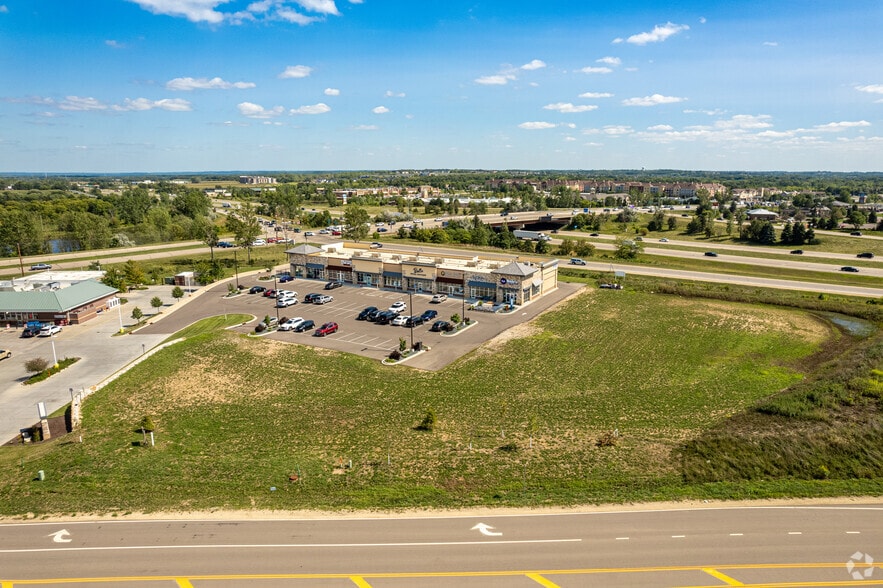 More Photos Of 9931-9947 Hudson Blvd N, Lake Elmo General Retail For Lease
