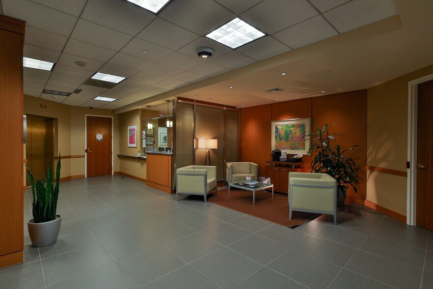 More Photos Of 1525 Valley Center Pky, Bethlehem Unknown For Lease