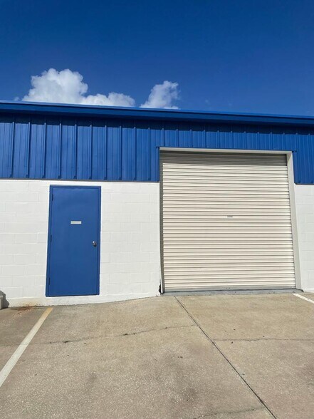 More Photos Of 401 Commerce Way, Longwood Light Manufacturing For Sale