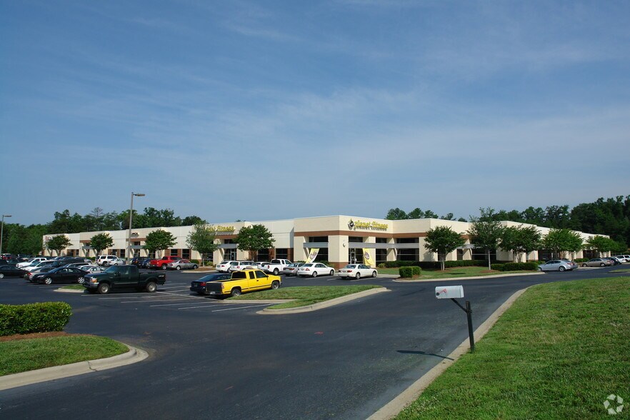 More Photos Of 2401 Whitehall Park Dr, Charlotte Research And Development For Lease