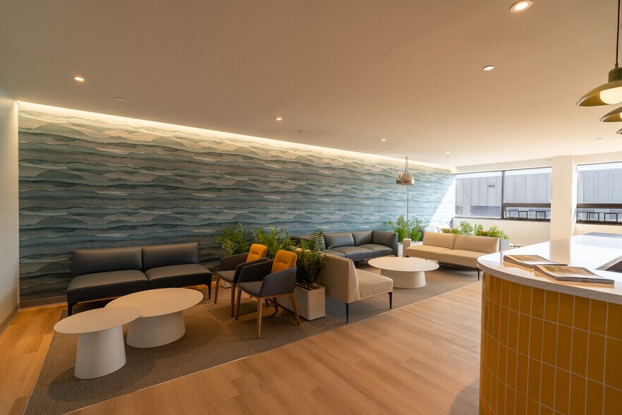 More Photos Of 155 E Algonquin Rd, Arlington Heights Medical For Lease