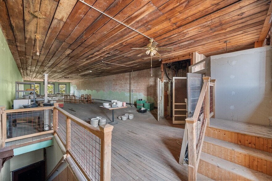 More Photos Of 107 S Beaton St, Corsicana Storefront For Sale