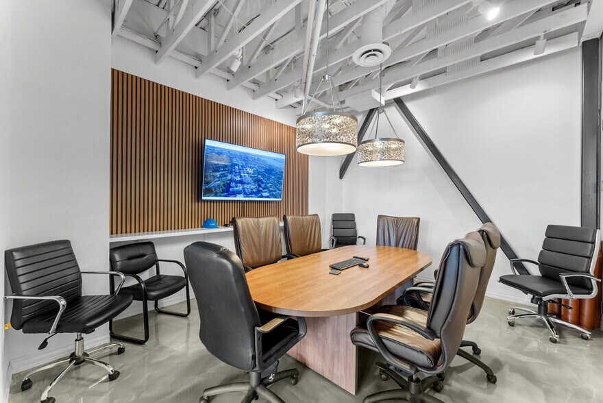 More Photos Of 5080 Shoreham Pl, San Diego Office For Sale