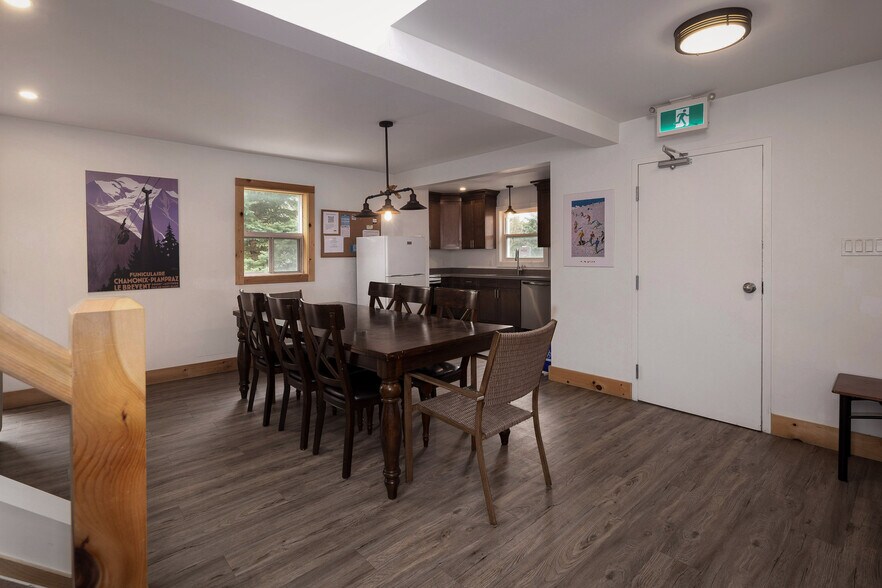 More Photos Of 210 Arlberg Cres, Blue Mountains Specialty For Sale