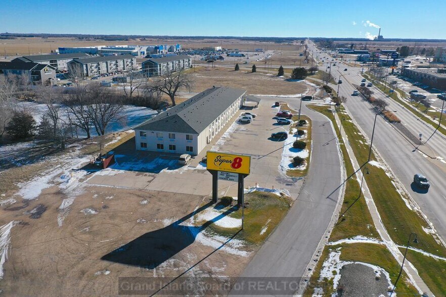 More Photos Of 3205 S Locust St, Grand Island Hotel For Sale