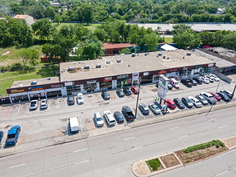 More Photos Of 3922-3936 Old Spanish Trl, Houston Unknown For Lease