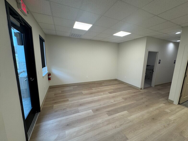 More Photos Of 12801 Anderson Mill Rd, Austin Office For Sale
