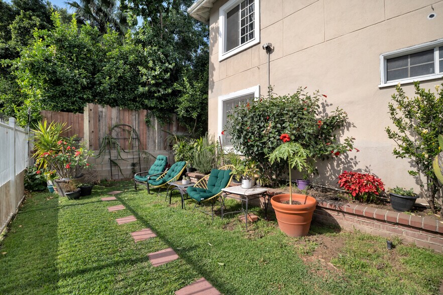 More Photos Of 13617 Leadwell St, Van Nuys Apartments For Sale