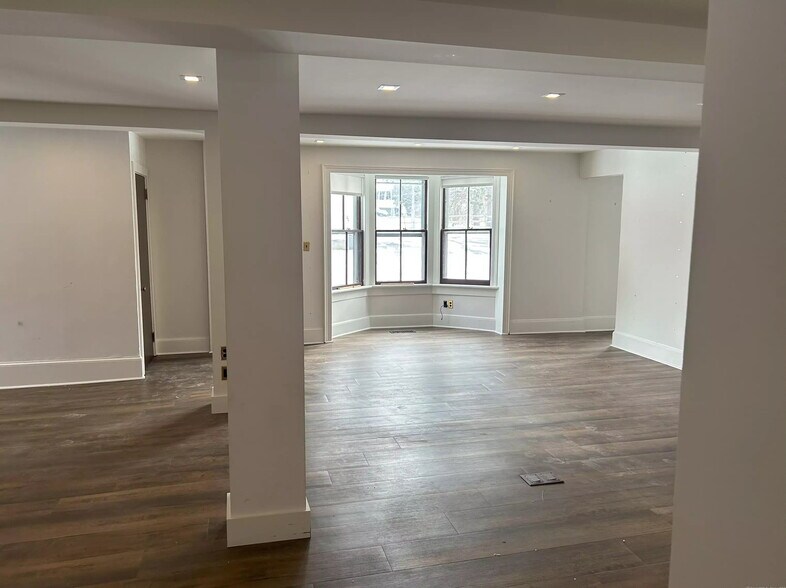 More Photos Of 25 W Main St, Sharon Office For Sale