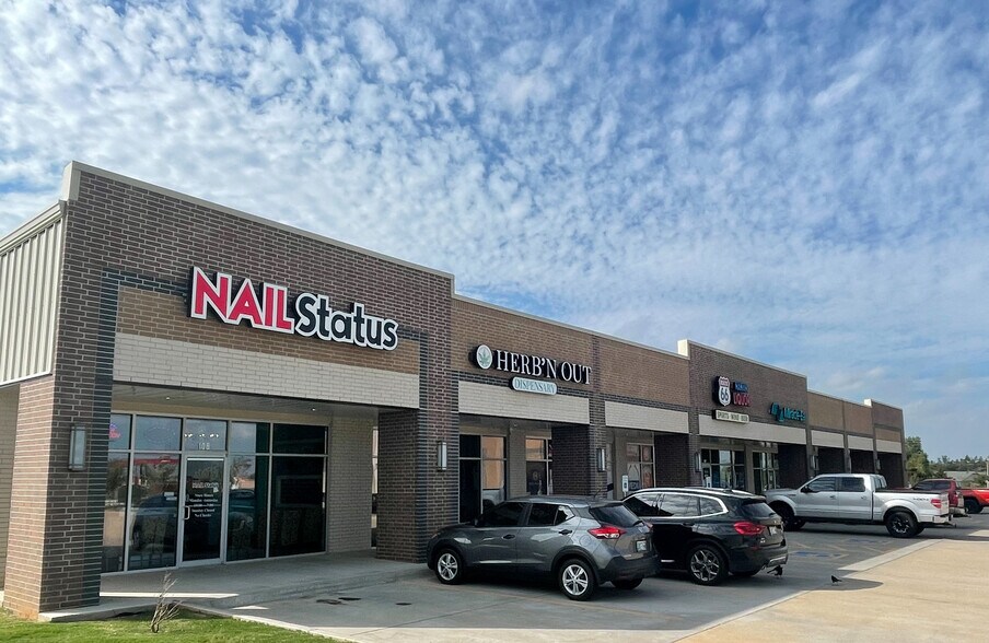 More Photos Of 4301 N Sara Rd, Yukon Freestanding For Lease