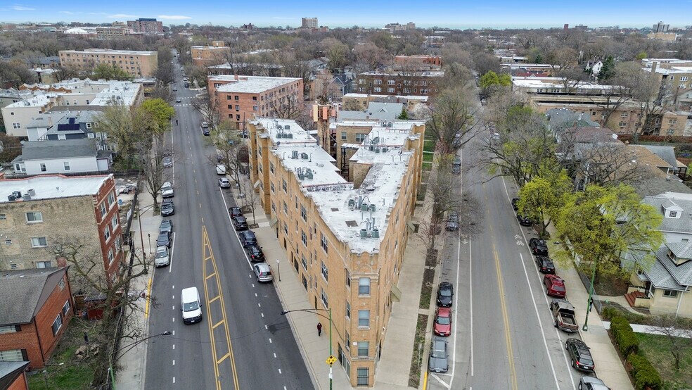 More Photos Of 2038-2048 W Touhy Ave, Chicago Apartments For Sale