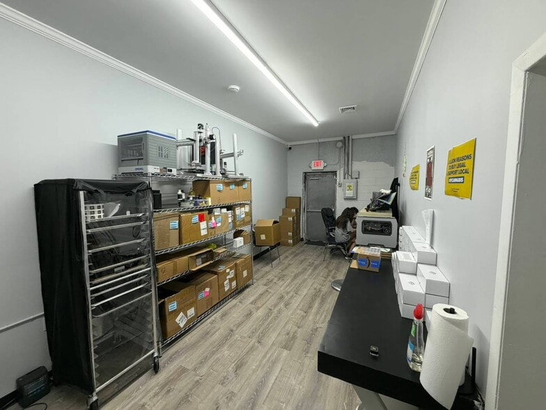 Primary Photo Of 1615 Sycamore Ave, Bohemia Warehouse For Lease