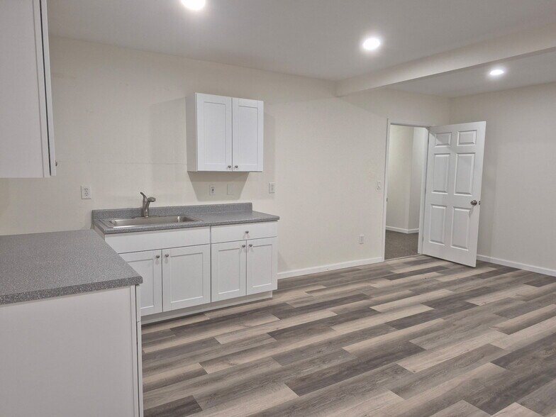 More Photos Of 3210 234th St E, Spanaway Warehouse For Lease