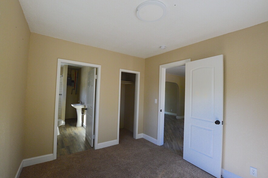 More Photos Of 2230 El Reno Ln, Redding Apartments For Sale