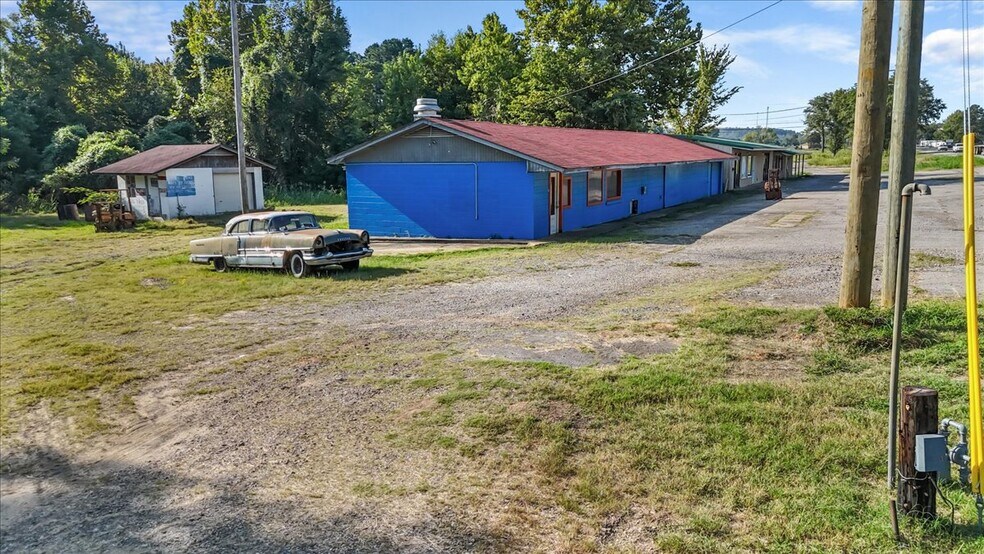 More Photos Of 2701 Pocola blvd, Pocola Industrial For Sale