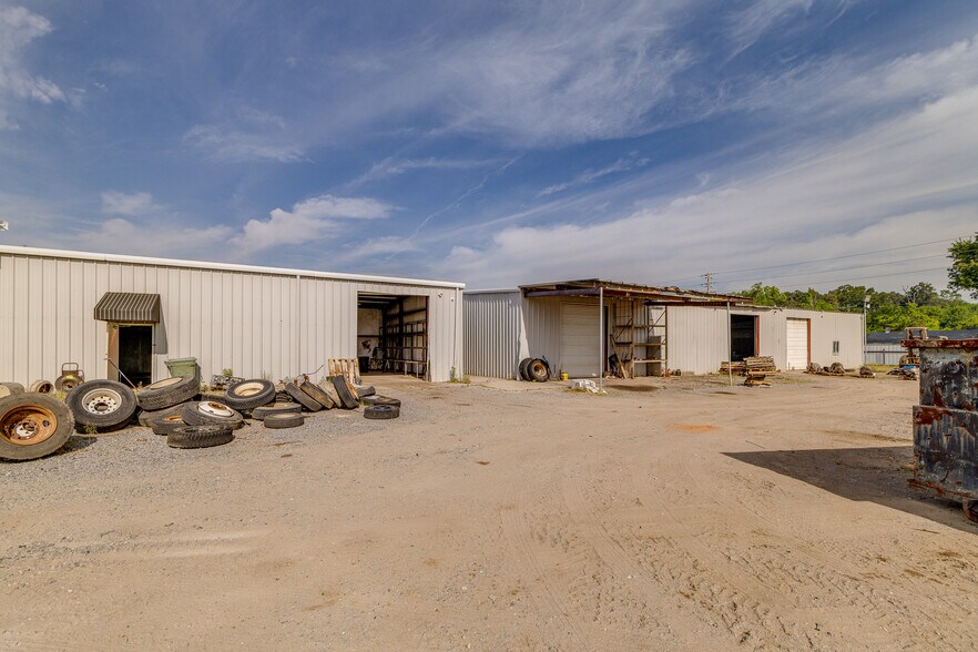 More Photos Of 108 Harold St, West Monroe Distribution For Sale