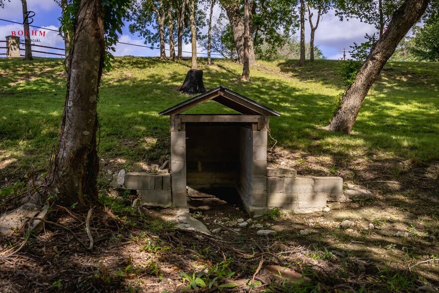 More Photos Of 50500 Interstate 10 W, Comfort Office For Sale