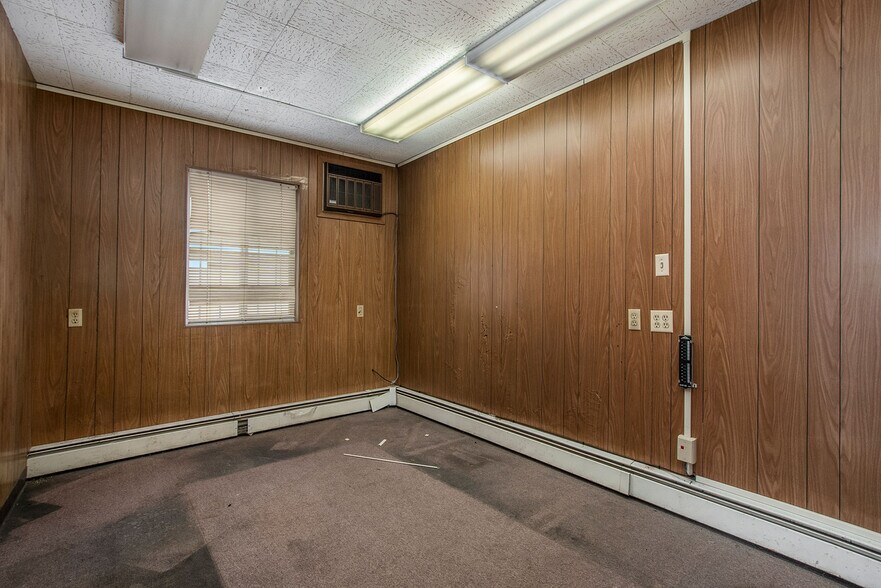 More Photos Of 2632 Park St, Muskegon Heights Warehouse For Sale