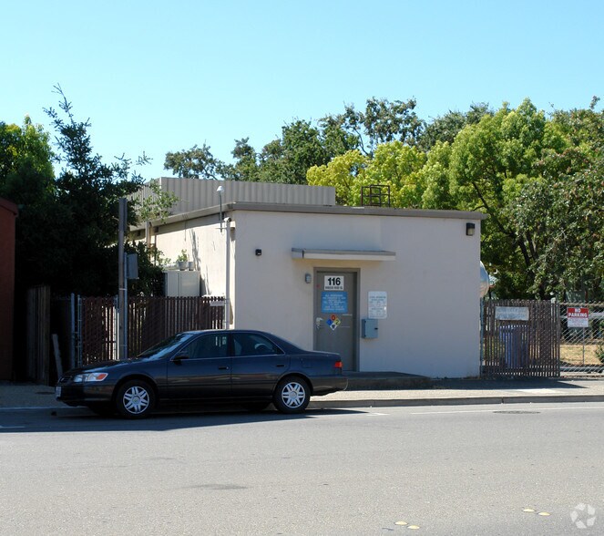 More Photos Of 220 Windsor River Rd, Windsor Apartments For Sale