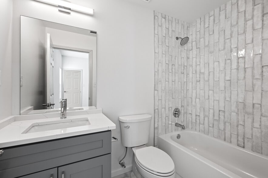 More Photos Of 567 Winton Ter NE, Atlanta Apartments For Sale