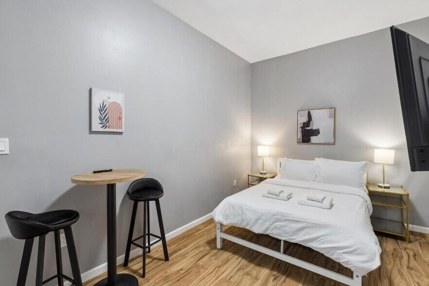 More Photos Of 1611 S Broad St, Philadelphia Specialty For Sale