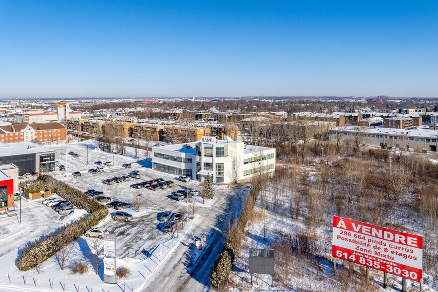 More Photos Of 1875 Rue Maurice-Gauvin, Laval Medical For Lease