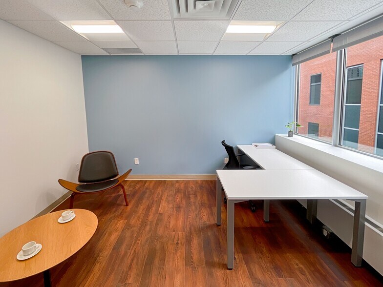 More Photos Of 396 Cooper St, Ottawa Office For Lease