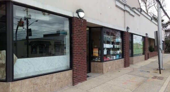 More Photos Of 1356 Willis Ave, Albertson Freestanding For Lease