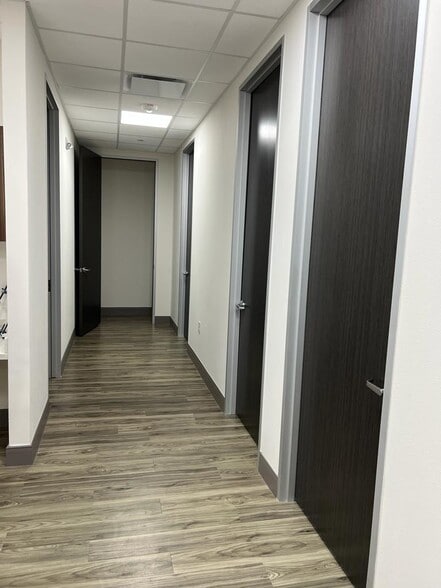 More Photos Of 7619 Branford Pl, Sugar Land Medical For Lease