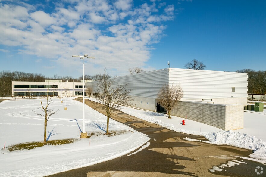 More Photos Of 43811 Plymouth Oaks Blvd, Plymouth Manufacturing For Sale