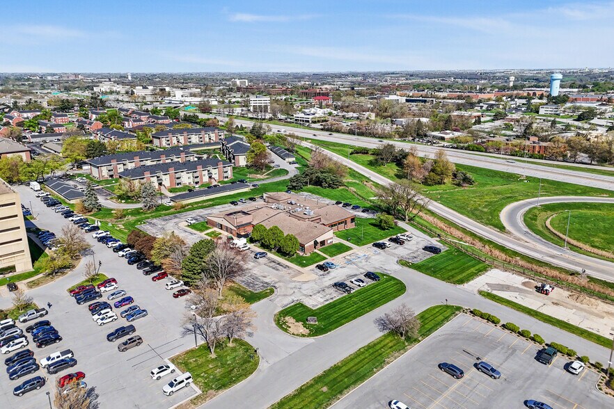 More Photos Of 1300 37th St, West Des Moines Medical For Sale