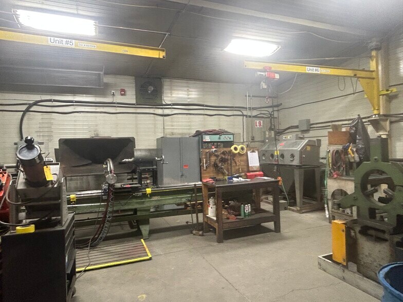 More Photos Of 1954 10 Av NW, Medicine Hat Warehouse For Sale