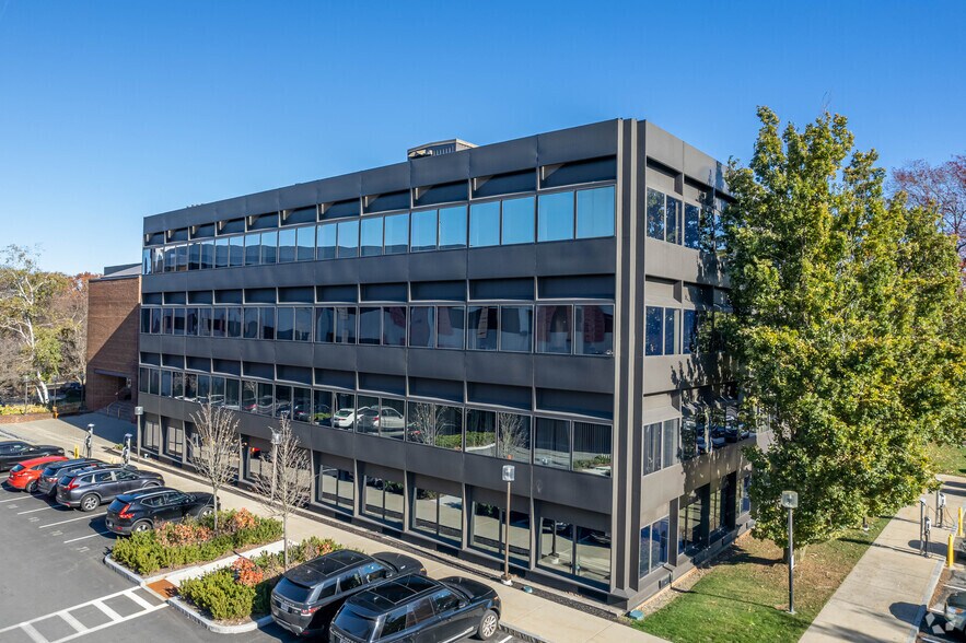 More Photos Of 20 William St, Wellesley Office For Lease