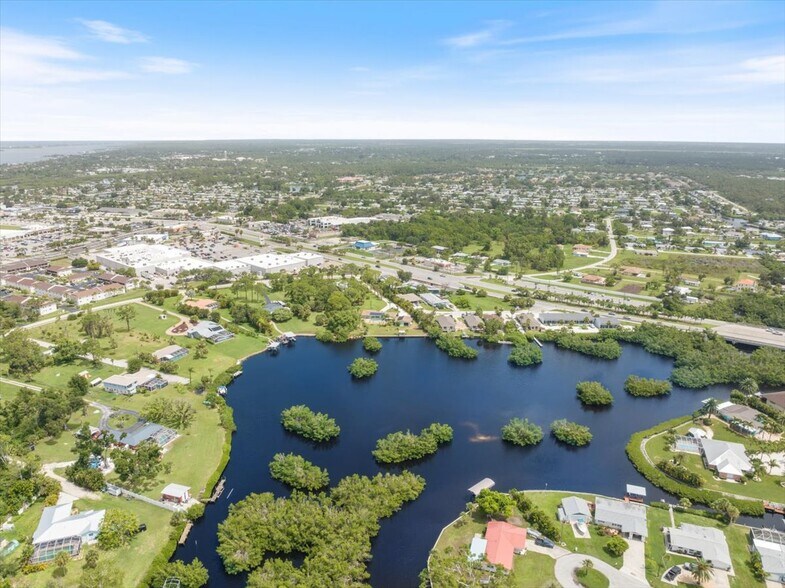 More Photos Of 2009-2025 S McCall Rd, Englewood Medical For Lease