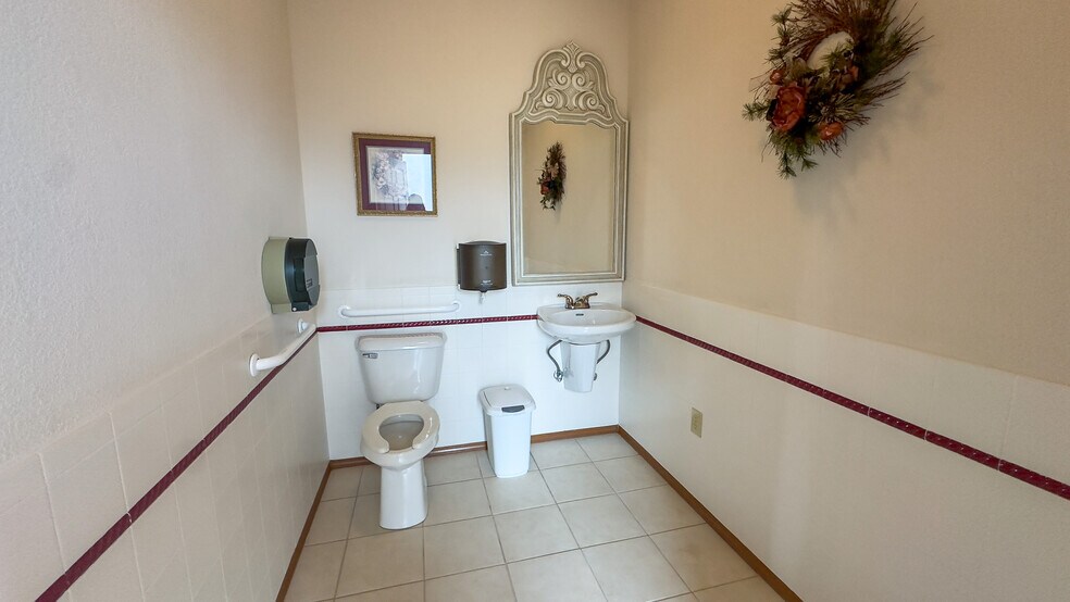 More Photos Of 907 N Oklahoma St, Tryon Religious Facility For Sale