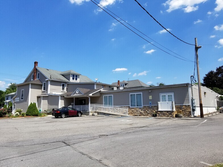 More Photos Of 1402 S Main St, Phillipsburg Storefront Retail Residential For Lease