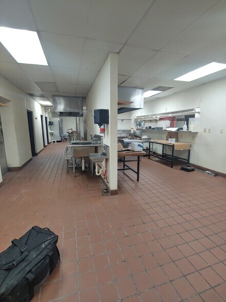 More Photos Of 1322 National Hwy, Thomasville Restaurant For Sale