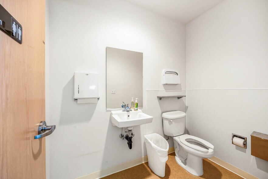 More Photos Of 705 9th St, Florence Medical For Lease